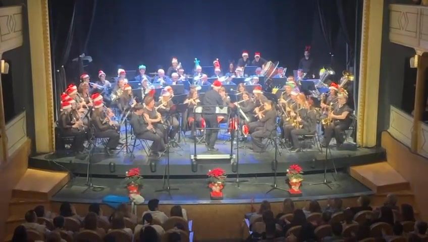 Actuación de la Banda de Toro La Lira en concierto navideño