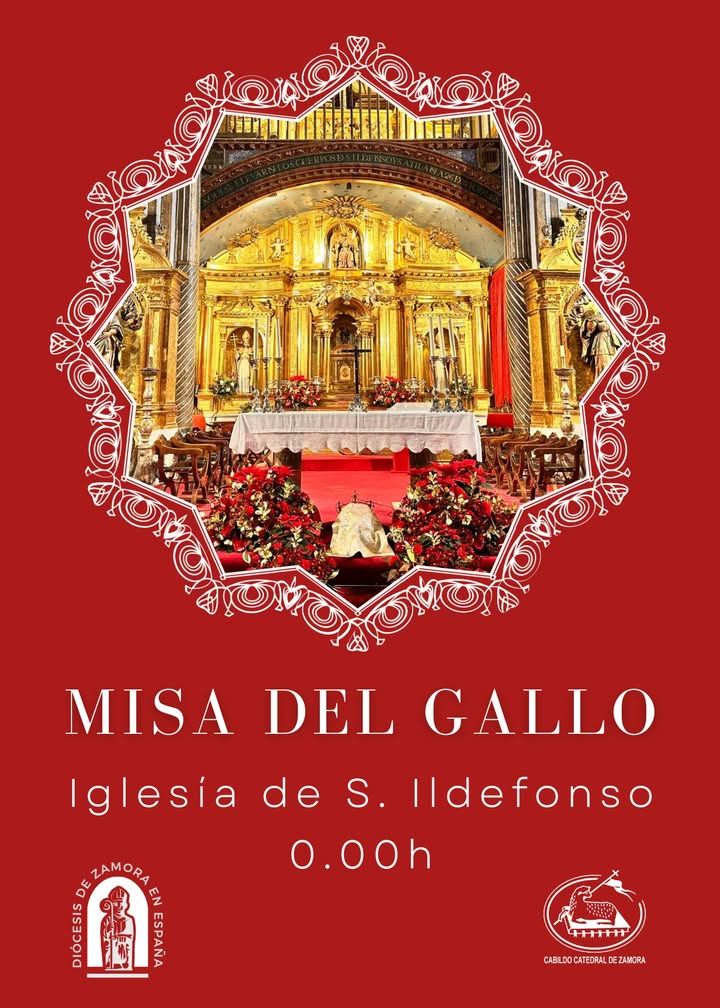 Interior de la iglesia de San Ildefonso durante la Misa del Gallo