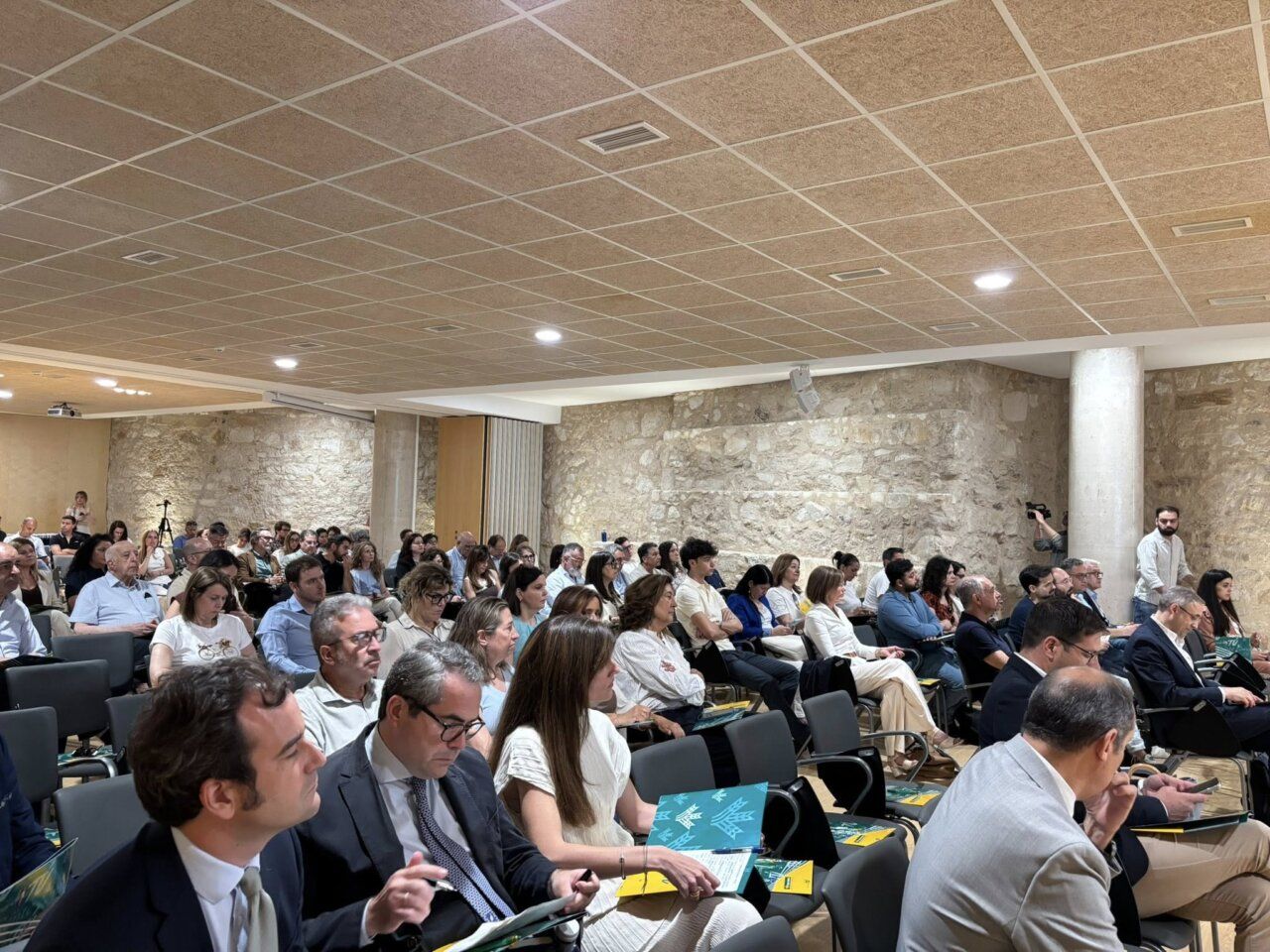 Asistentes en un evento sobre financiación e innovación en Zamora.