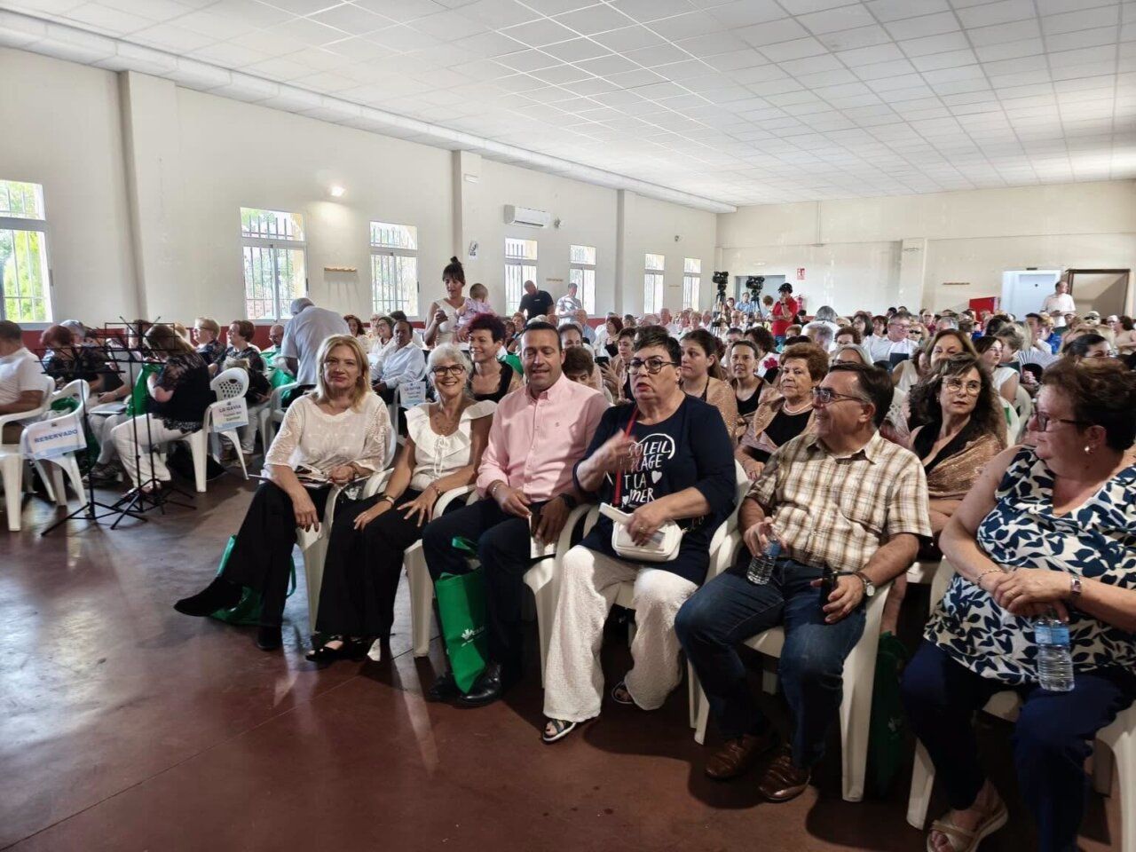 Asistentes al XXI Certamen de Canciones Tradicionales en Moreruela de los Infanzones