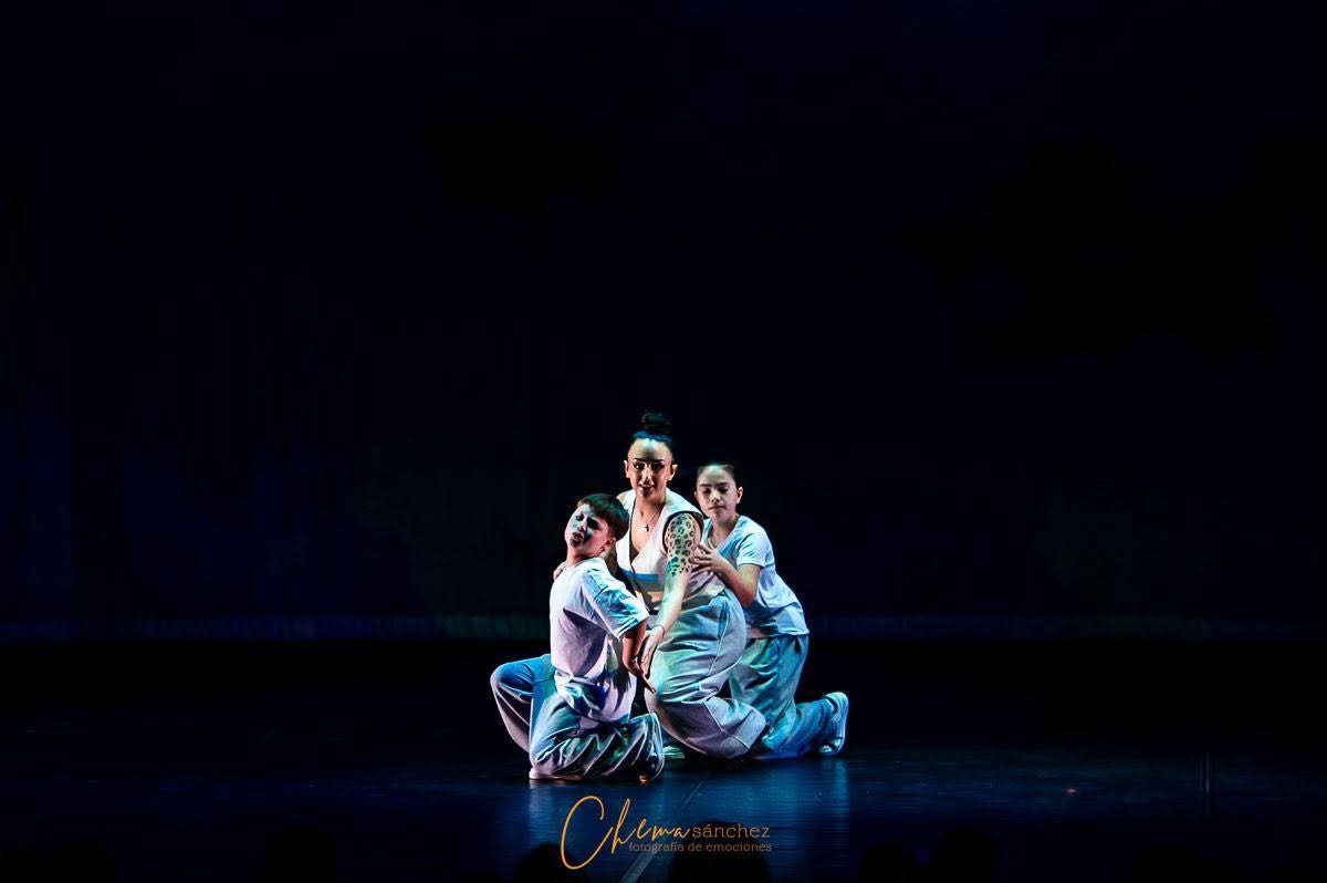 Actuación de la Ballet School en el Teatro Ramos Carrión