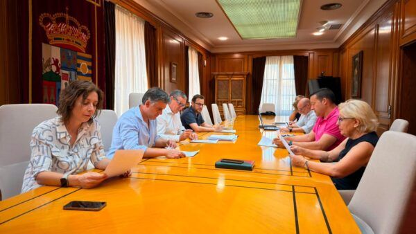 Reunión de la Diputación de Zamora sobre ayudas sociales y patrimoniales