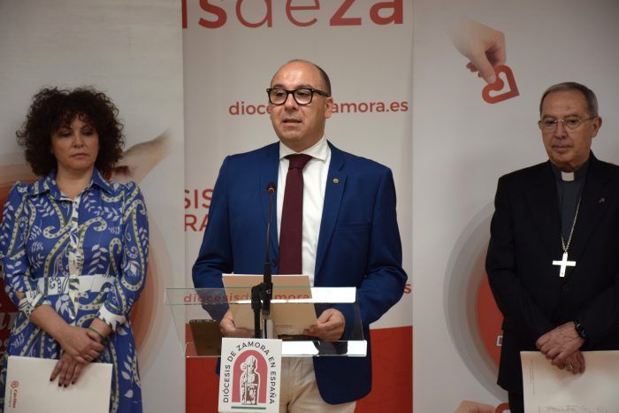 Representantes de Cáritas Zamora en evento del Día de la Caridad