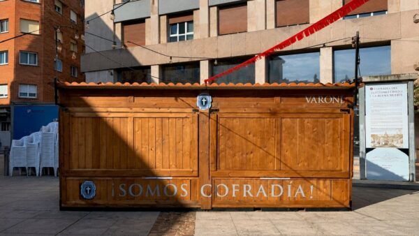 Caseta solidaria de la Cofradía de Jesús Nazareno en la Feria de Día de San Pedro