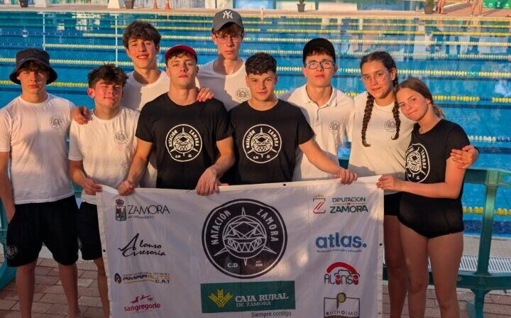 Equipo del Club Deportivo Natación Zamora en el Open Villa de Mairena