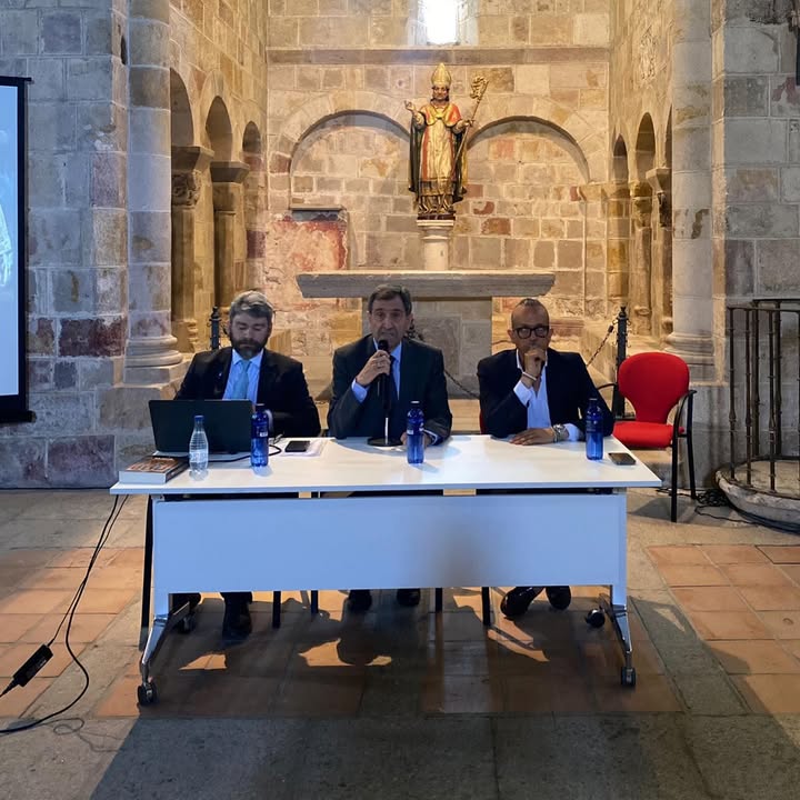 Inauguración del curso sobre el románico en la iglesia de San Cipriano