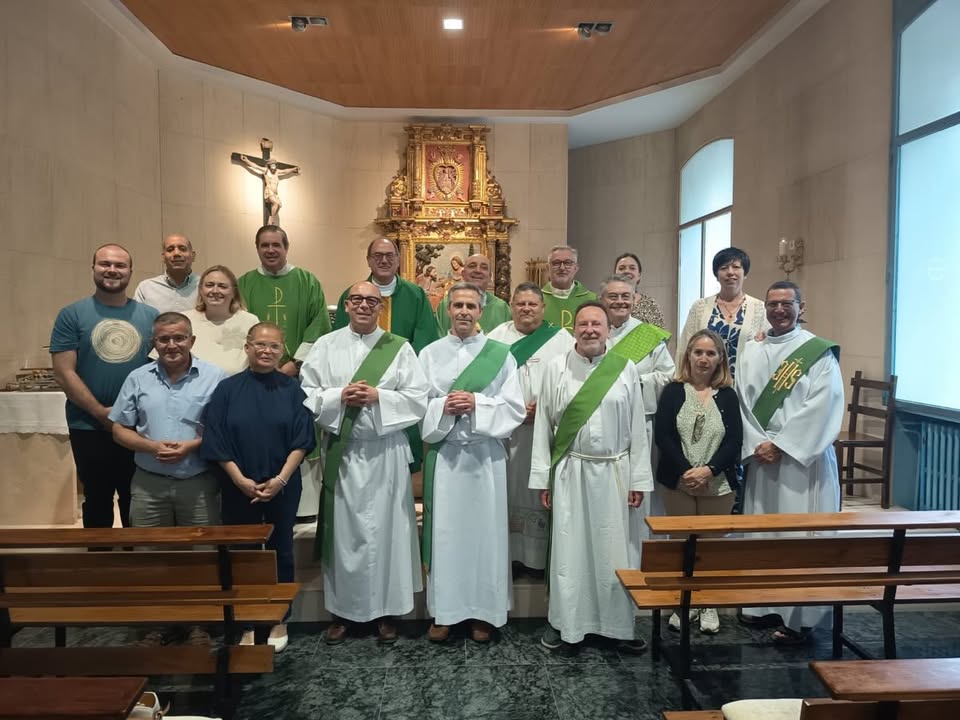 Grupo de diáconos permanentes y candidatos en Burgos