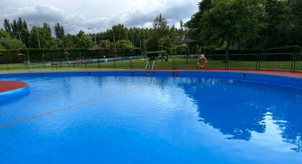 Piscina municipal de Benavente lista para la temporada de verano