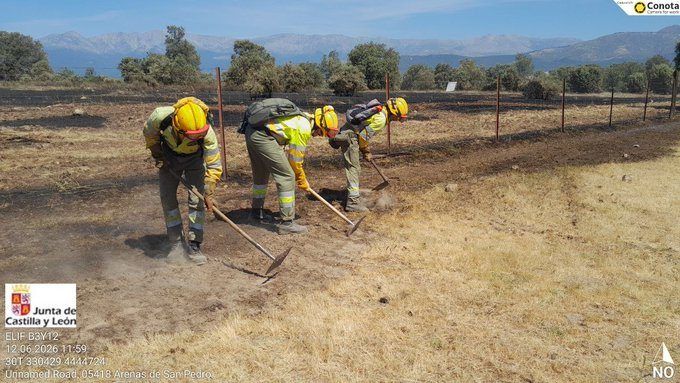 Bomberos trabajando en la prevención de incendios forestales en Castilla y León