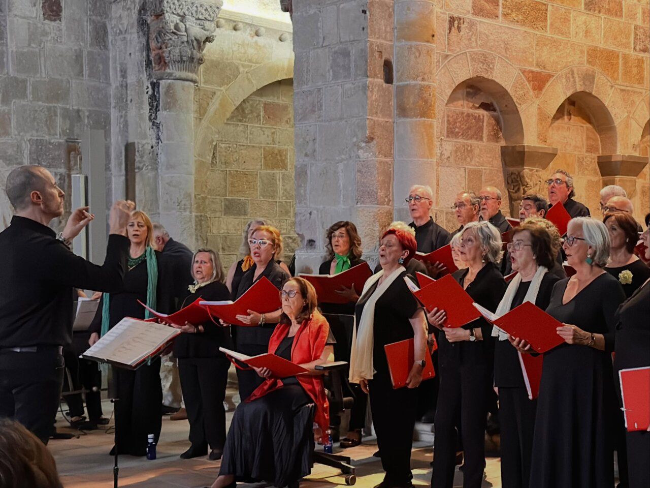 Concierto en las naves románicas de la iglesia de San Cipriano