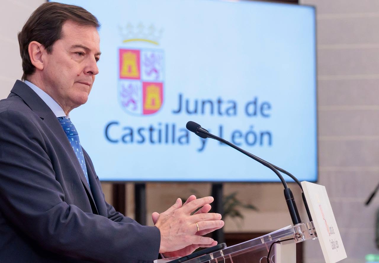 El presidente de la Junta de Castilla y León durante la presentación del nuevo Gobierno.
