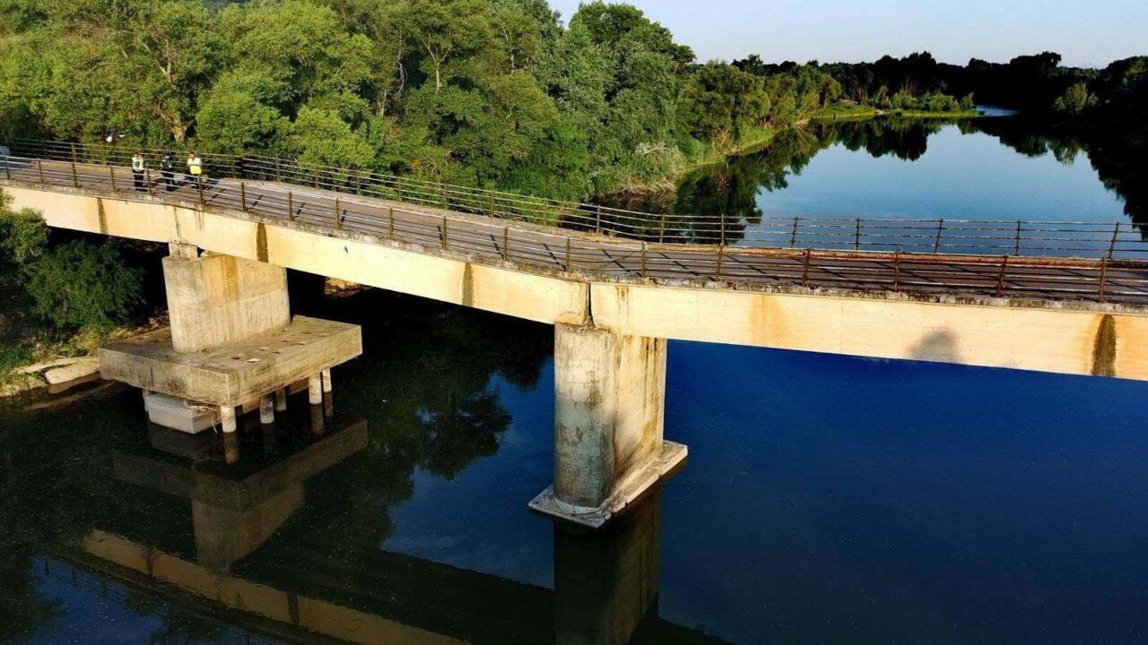 Puente ZA-P-2102 sobre el río Duero con daños visibles