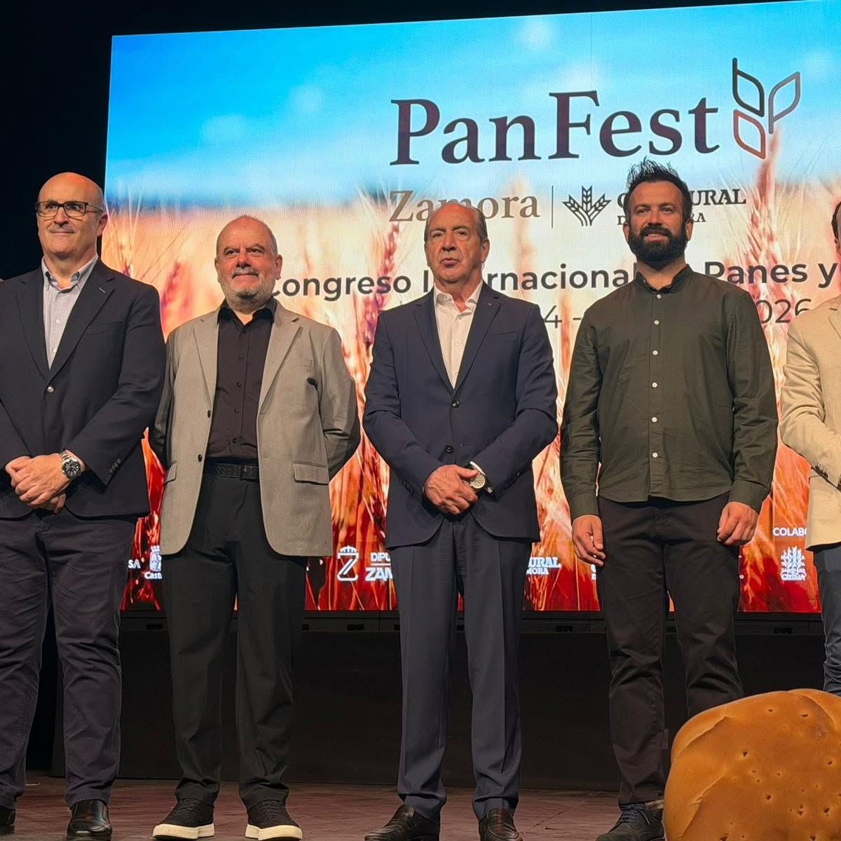 Participantes en el evento Panfest en Zamora, celebrando la cultura del pan.