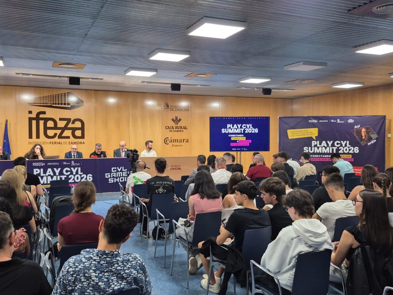 Asistentes en el Play CyL Summit 2026 en IFEZA, Zamora.