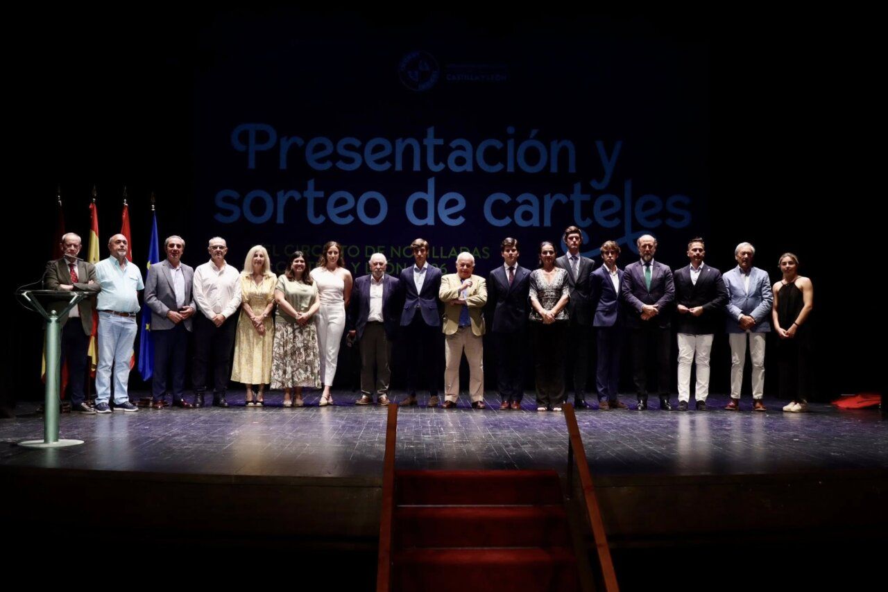 Presentación del Circuito de Novilladas en Benavente con autoridades y participantes