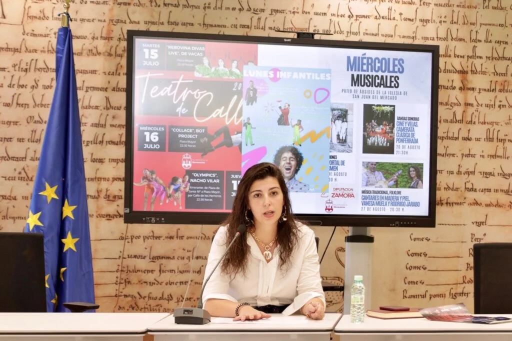 Presentación de la programación cultural de verano en Benavente con eventos de música y teatro.
