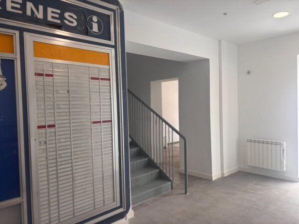 Interior del Albergue Municipal de Peregrinos en Benavente tras renovación