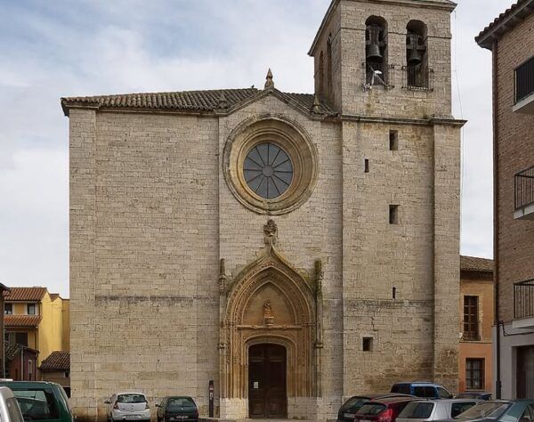 Iglesia en la plaza de San Julián en Toro, España