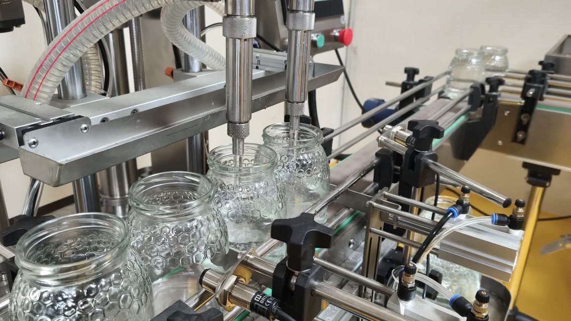 Máquina envasadora de miel en la Diputación de Zamora