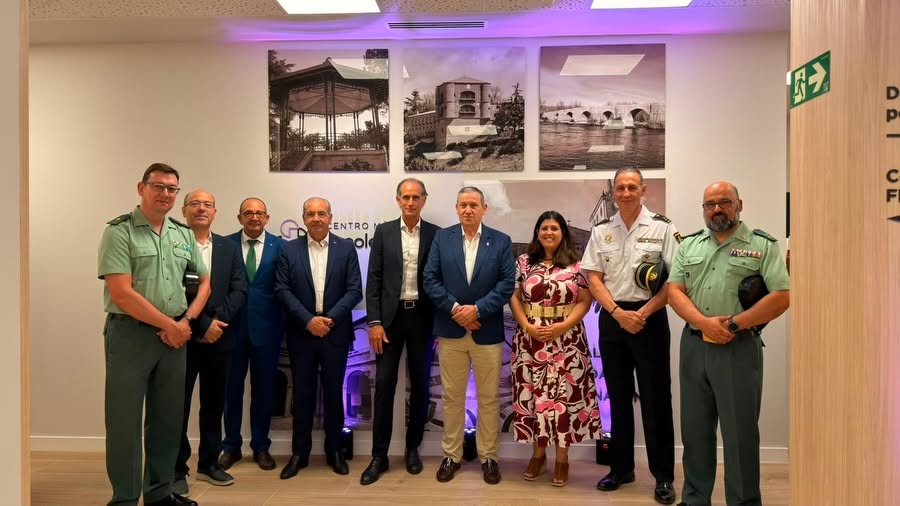 Inauguración del nuevo Centro Médico Recoletas en Benavente con autoridades presentes