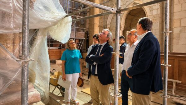 Visita a la iglesia de Santa María Magdalena en Zamora durante su restauración