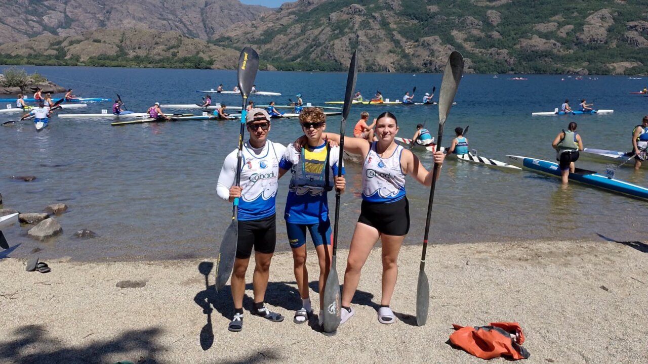 Tres palistas del Club Fluvial de Villaralbo en la regata