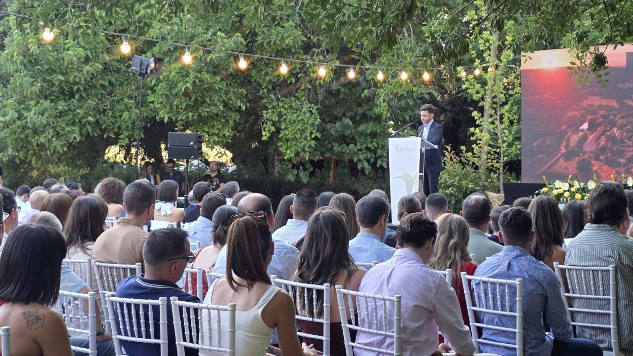 Celebración del décimo aniversario en Finca Maradela Restaurante Sancho2 con asistentes.