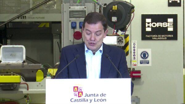 El presidente de la Junta de Castilla y León hablando sobre la industria automotriz