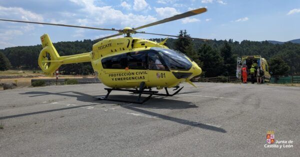 Helicóptero de rescate de Protección Civil en Ávila