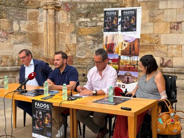 Presentación del Festival de Fados en Zamora con varios ponentes