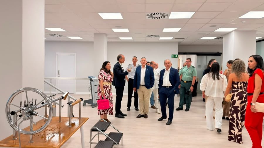 Inauguración del nuevo Centro Médico Recoletas en Benavente con asistentes