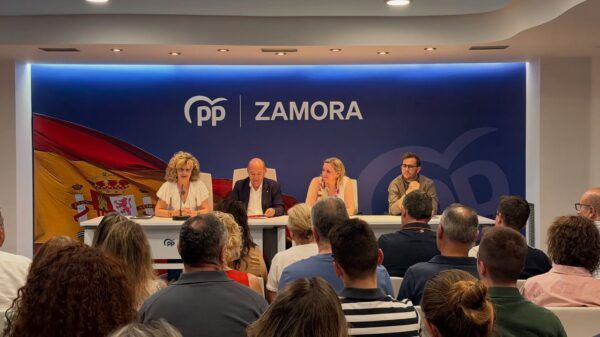 Reunión del Comité Ejecutivo del PP de Zamora con varios miembros presentes.
