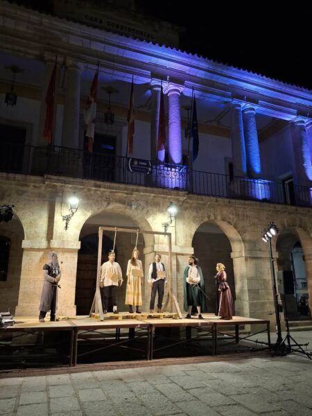 Actores en la obra de teatro de calle Antona García en Toro