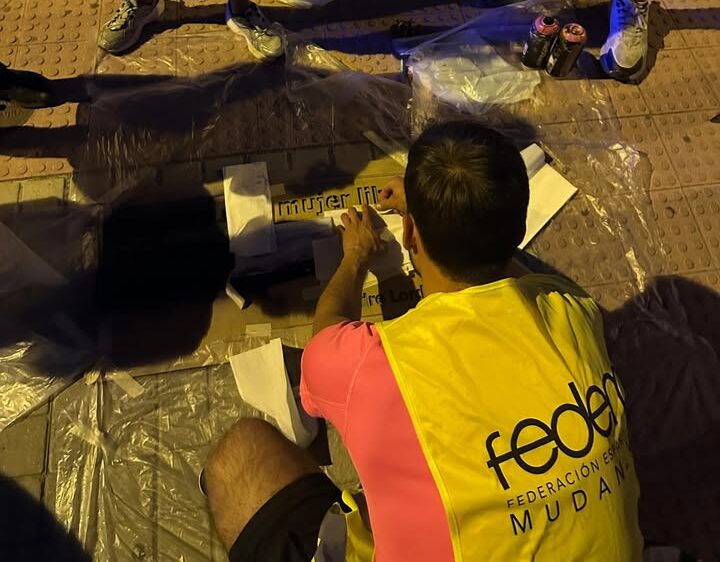 Jóvenes participando en actividades artísticas sobre igualdad en Zamora