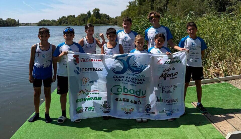Grupo de jóvenes deportistas en la regata en Zamora