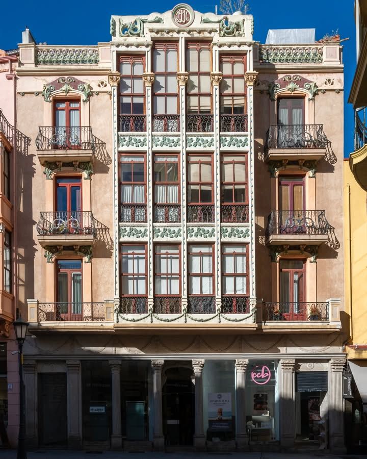 Casa modernista en Zamora, diseñada por Francisco Ferriol en 1915.