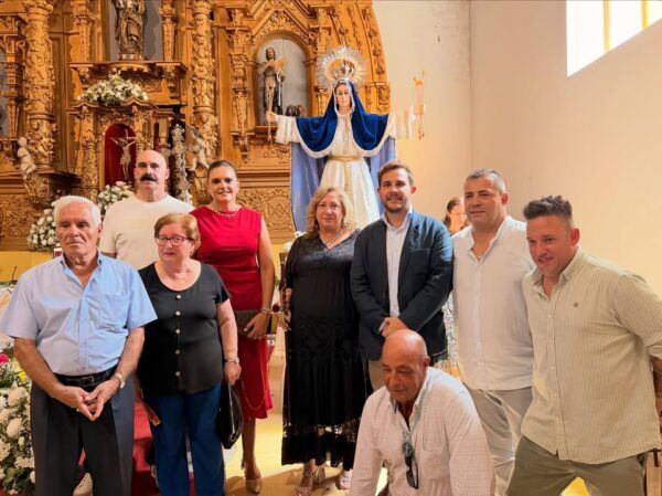 Grupo de personas durante la celebración de la Virgen de las Nieves en La Bóveda de Toro