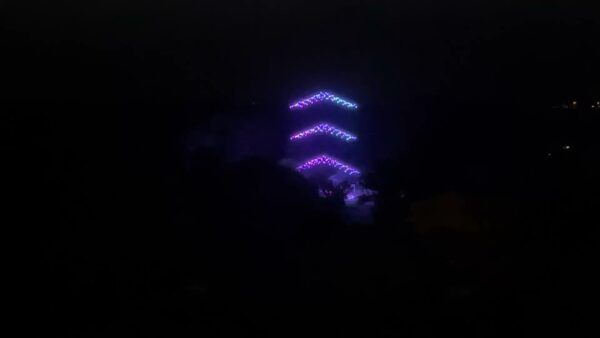 Espectáculo de drones iluminando el cielo de Benavente