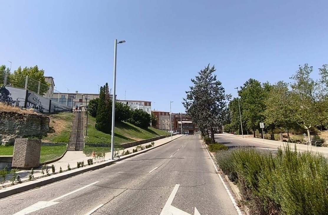 Instalación de luminarias LED en la Cuesta del Bolón en Zamora