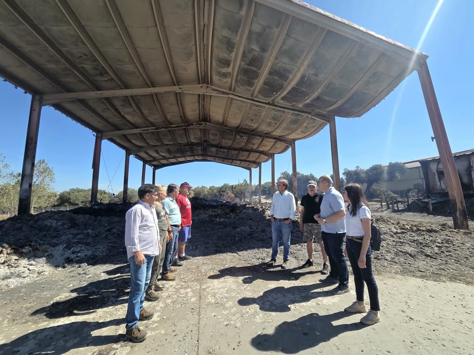 Reunión de autoridades en un lugar afectado por el IFFermoselle