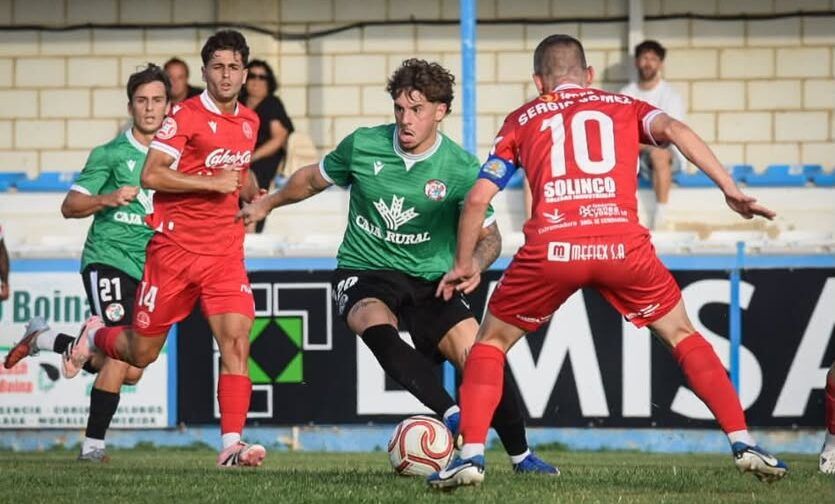 Jugadores del Zamora Club de Fútbol durante un partido amistoso contra Coria