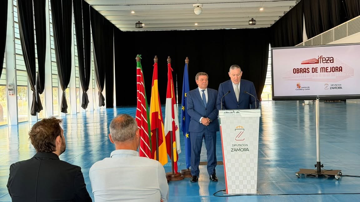 Evento de modernización en la Diputación de Zamora con banderas