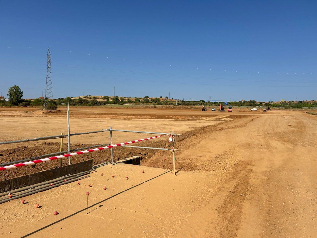 Vista de la construcción de la Puerta del Noroeste en Benavente