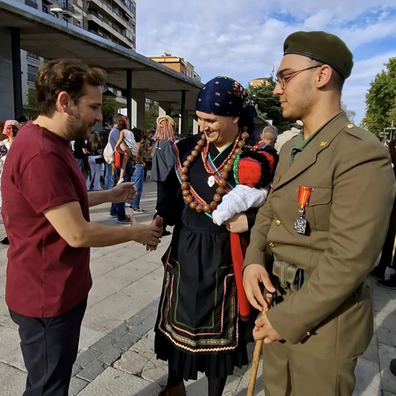Participantes en el XV Festival de la Máscara en Zamora, con trajes tradicionales.