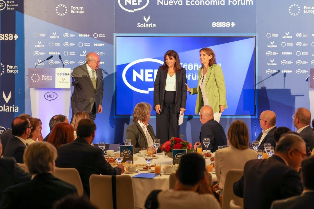 Carlos Martínez Mínguez en el desayuno del New Economy Forum sobre cambio climático en Europa