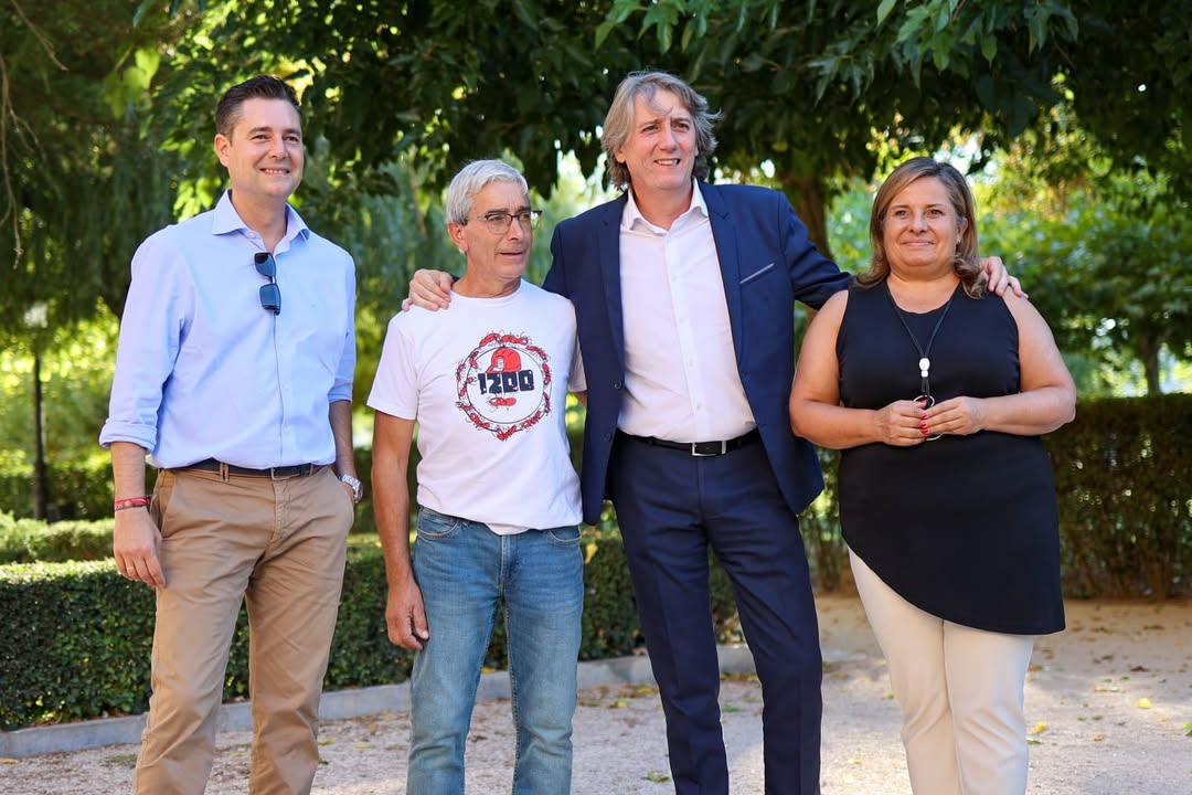 Carlos Martínez Mínguez junto a otros miembros del partido en Soria
