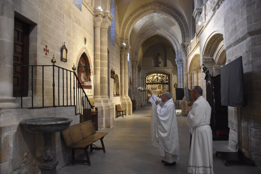 Interior de la Catedral de Zamora durante una celebración eucarística