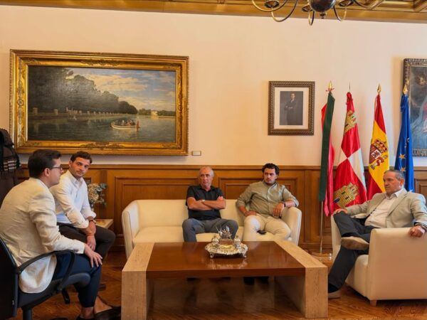 Reunión entre representantes de la Diputación de Zamora y Zamora C.F.