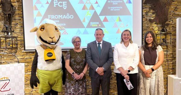 Presentación de FROMAGO 2026 con expositores y autoridades en Madrid