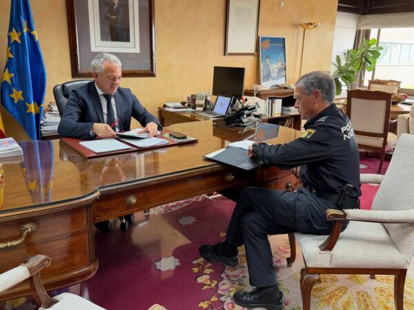 Nicanor Sen y el jefe de Policía Nacional en reunión sobre seguridad